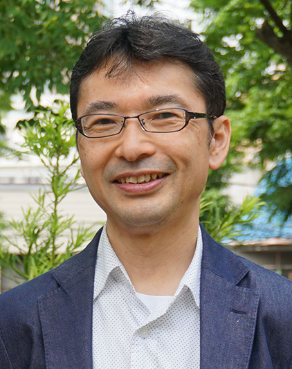 小泉 凡 氏